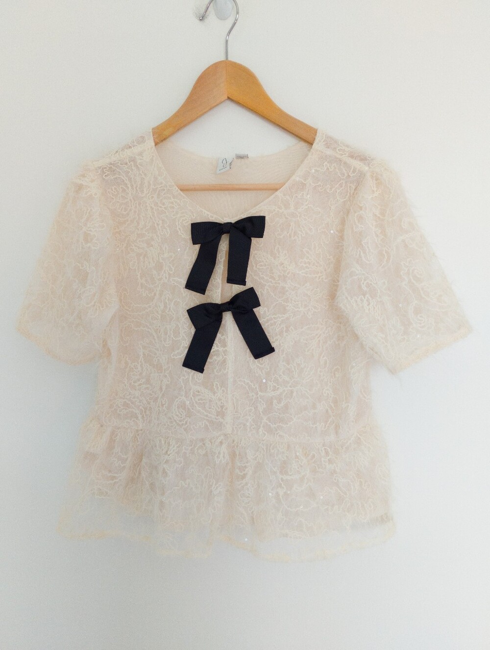 Joie Cream Fuzzy Eyelash Lace Bow Front Peplum Top Medium Coquette